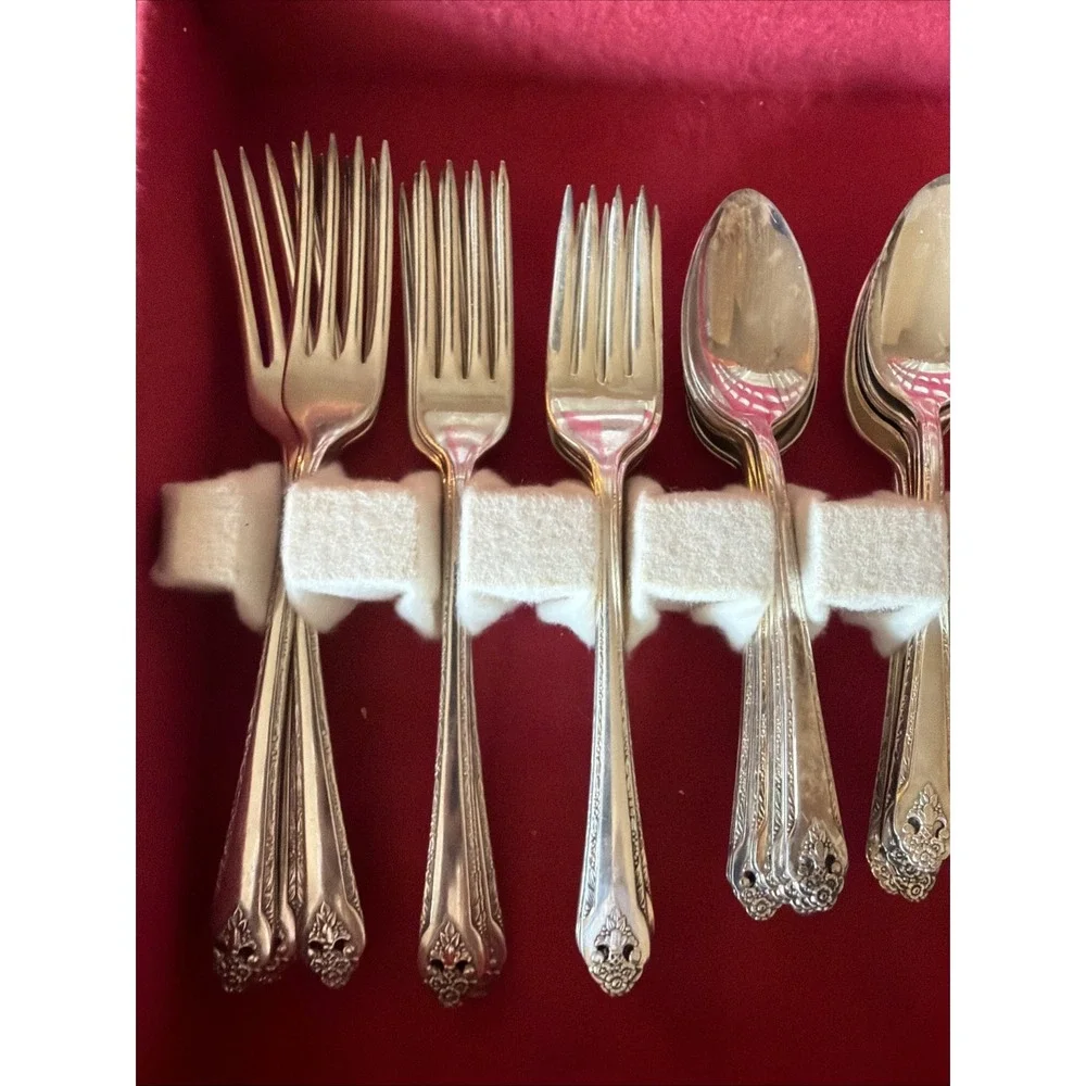 Holmes & Edwards Lovely Lady 1937 Silverplate Flatware 49 Piece Set + Box VTG